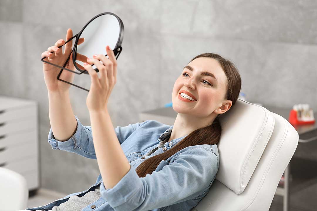 Smile Makeover or Veneers — Which Should You Choose?
