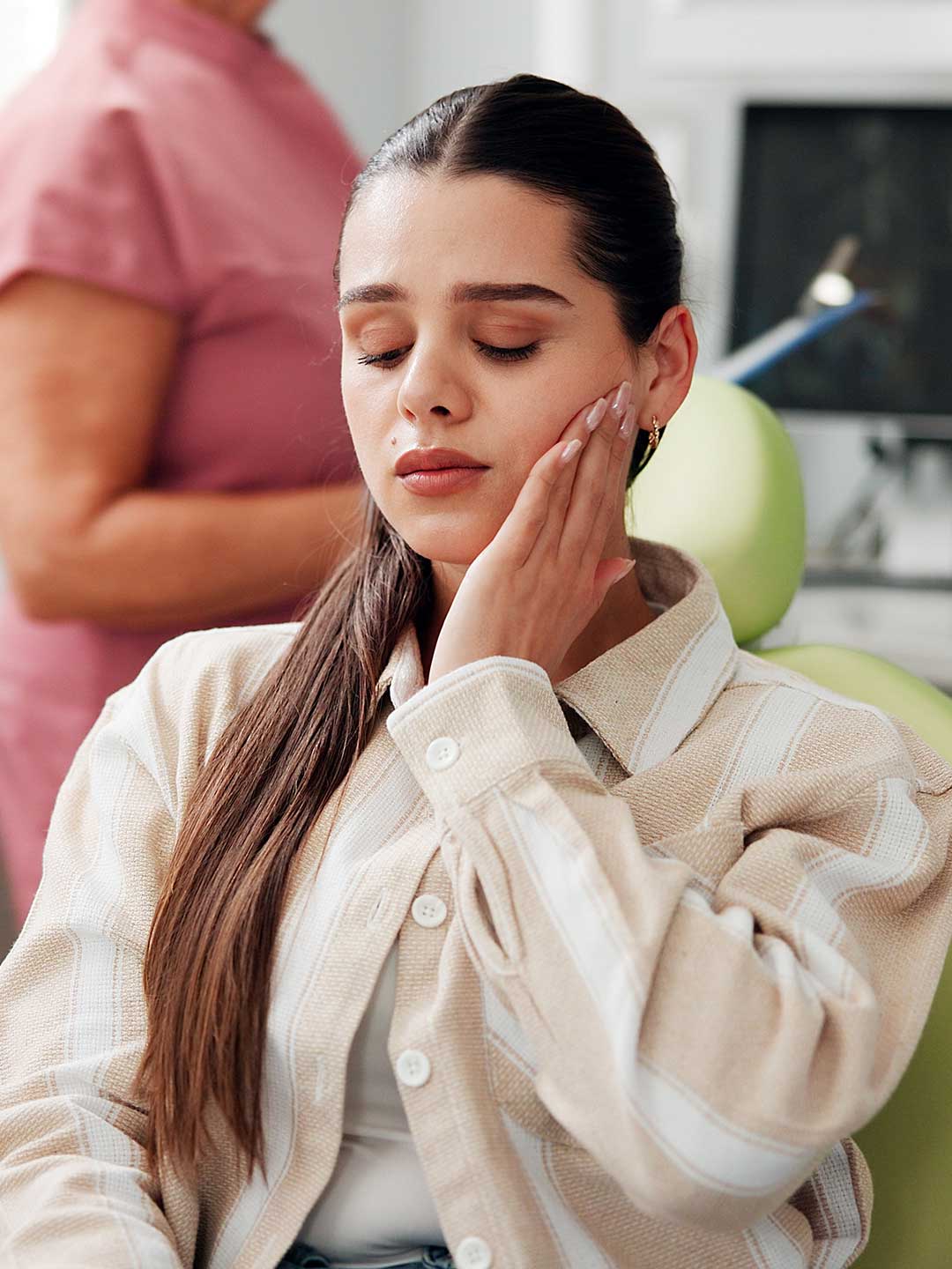 Broken or Damaged Tooth Extraction in Dubai